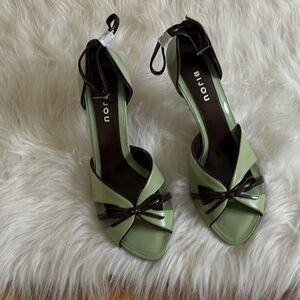 Open toe sandals
